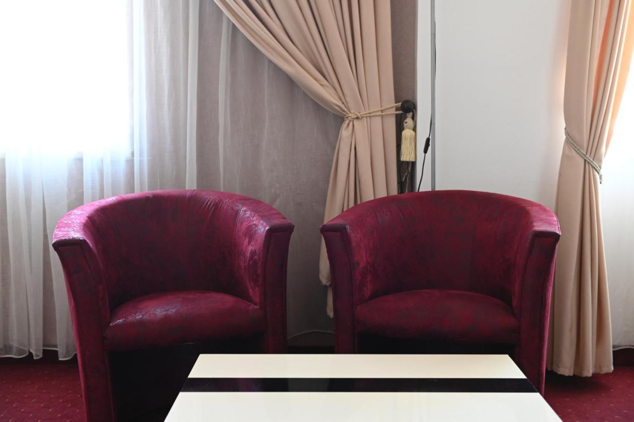 Hotel Liss Лежа Экстерьер фото