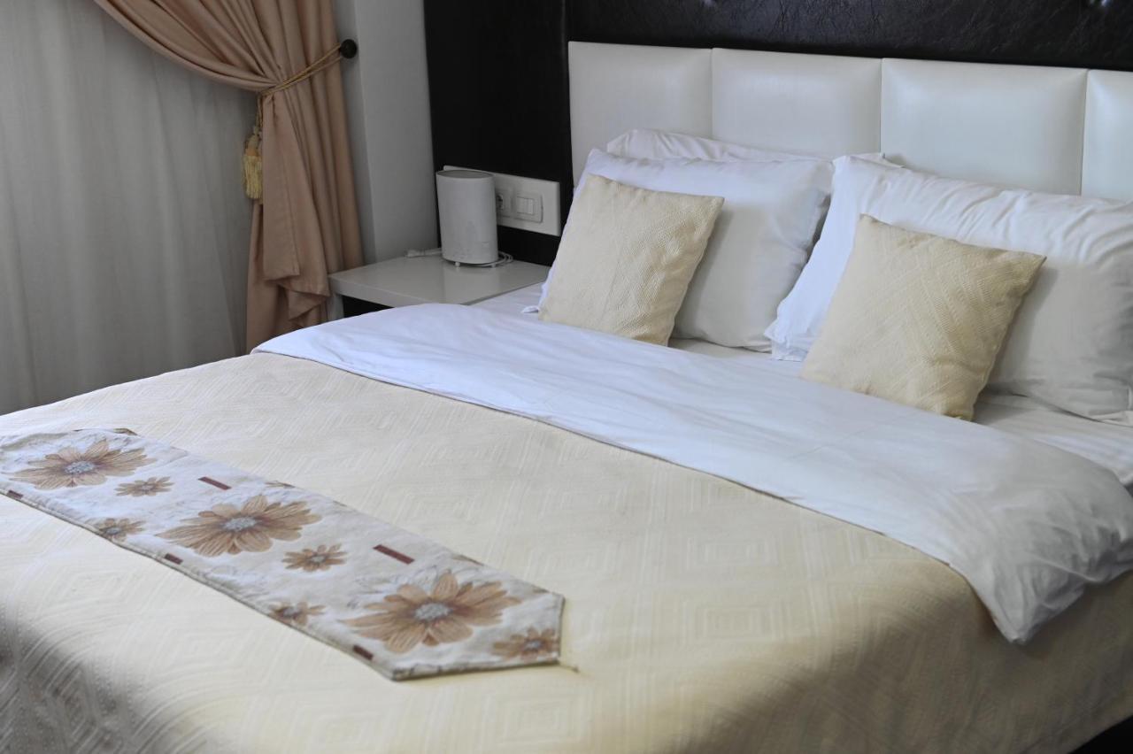 Hotel Liss Лежа Экстерьер фото