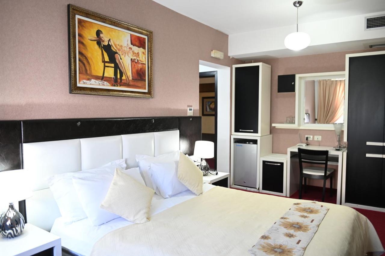 Hotel Liss Лежа Экстерьер фото