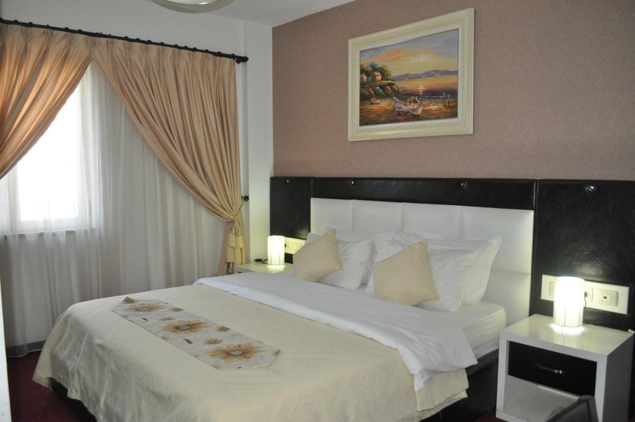 Hotel Liss Лежа Экстерьер фото